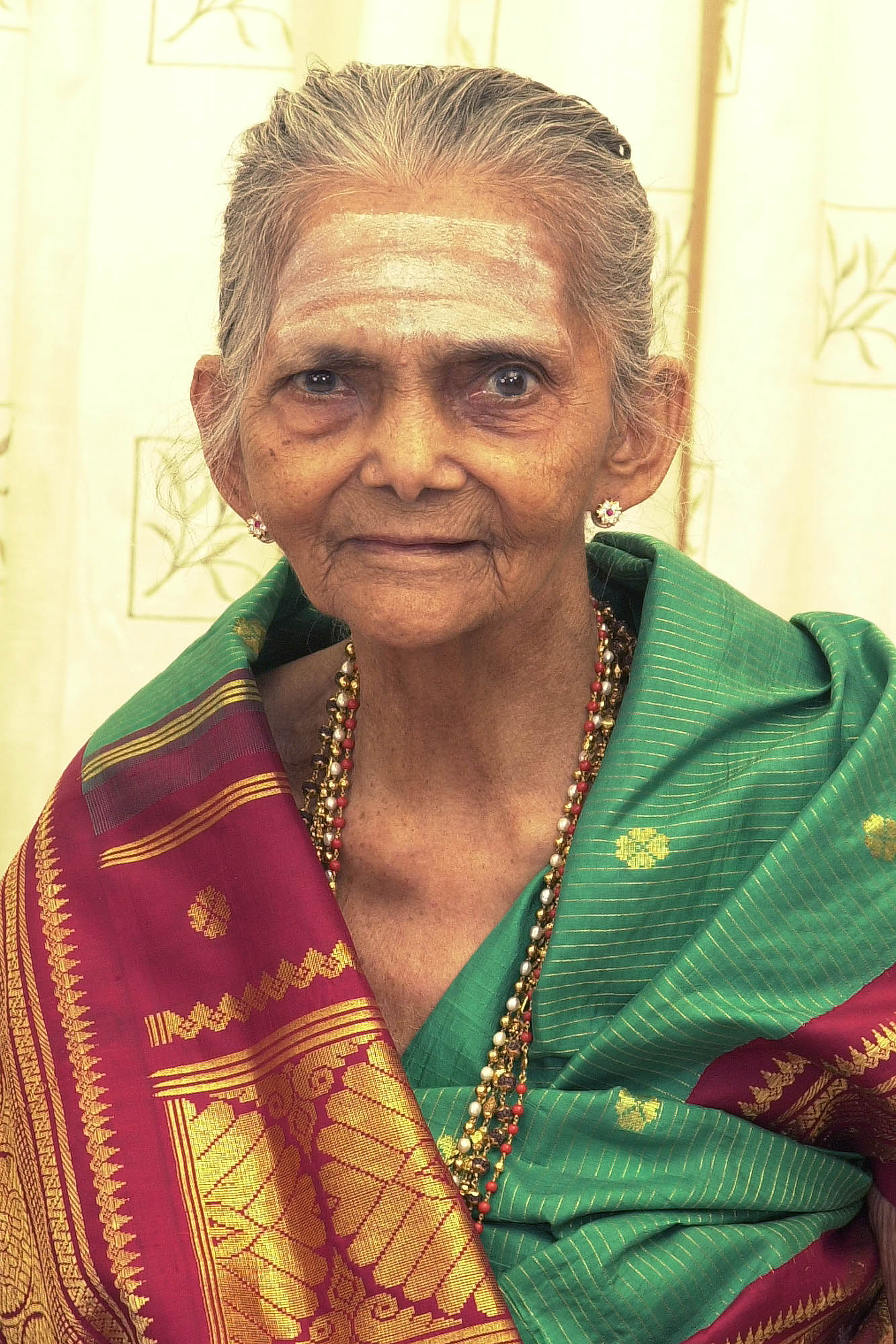 திருமதி . வேலம்மாள்